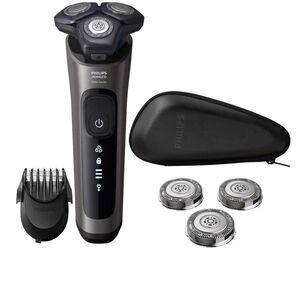 Phillips Norelco shaver 6600 NIB